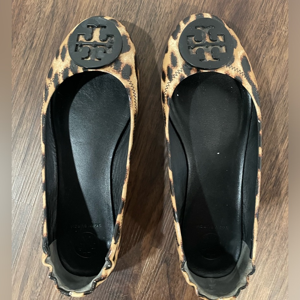 Tory Burch Minnie patent cheetah size 7.5